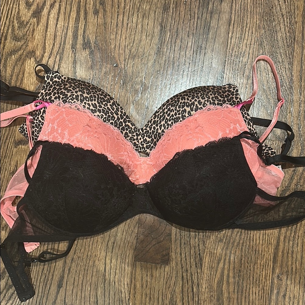 VS set of 3 wireless push up bras